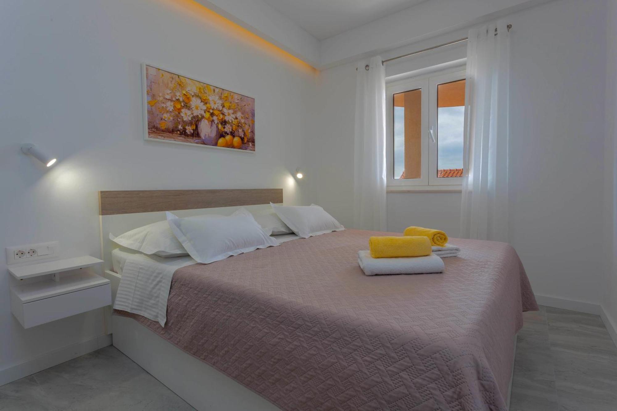 Apartments Tatjana Dominis Хвар Экстерьер фото