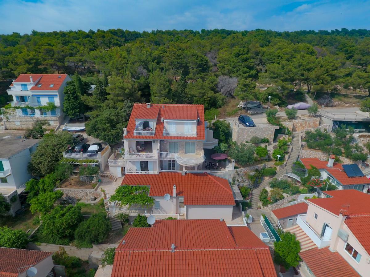 Apartments Tatjana Dominis Хвар Экстерьер фото