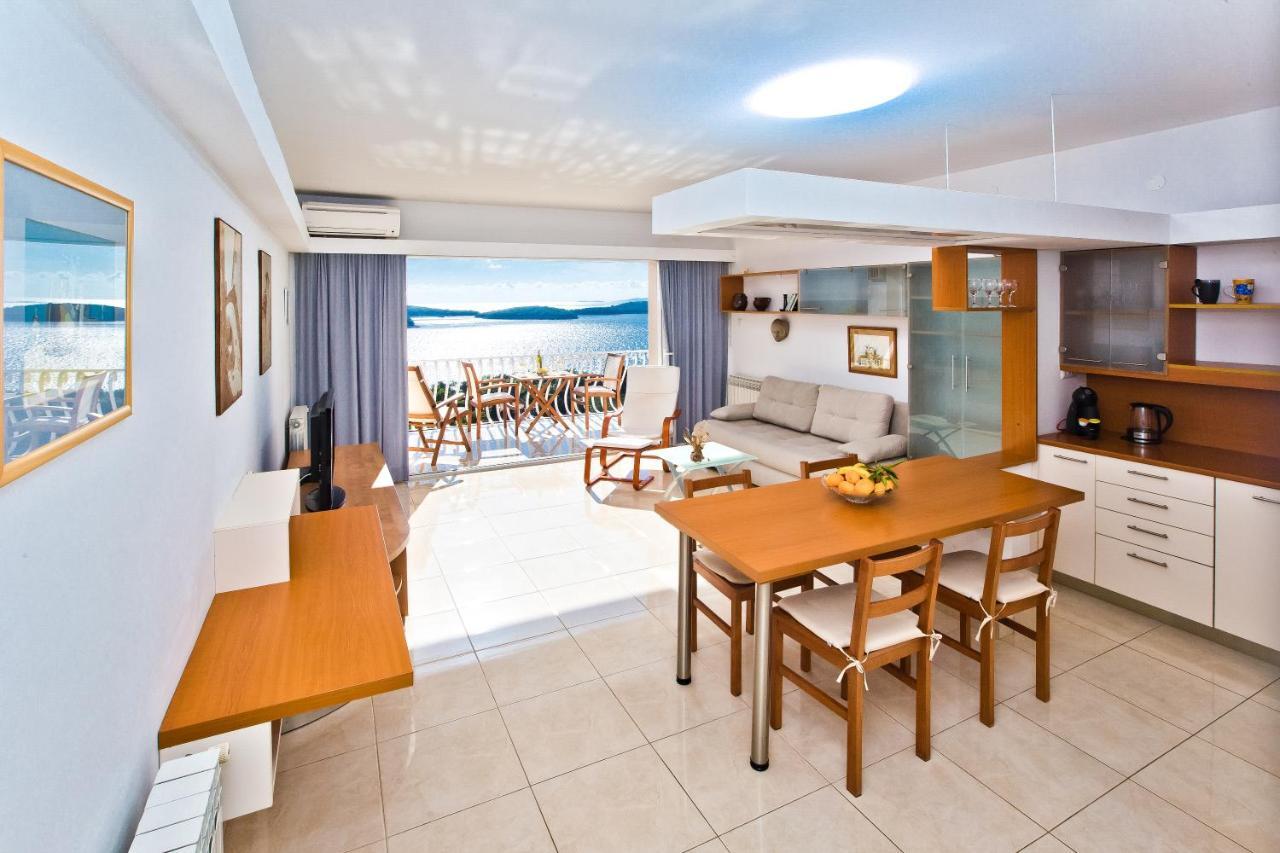 Apartments Tatjana Dominis Хвар Экстерьер фото