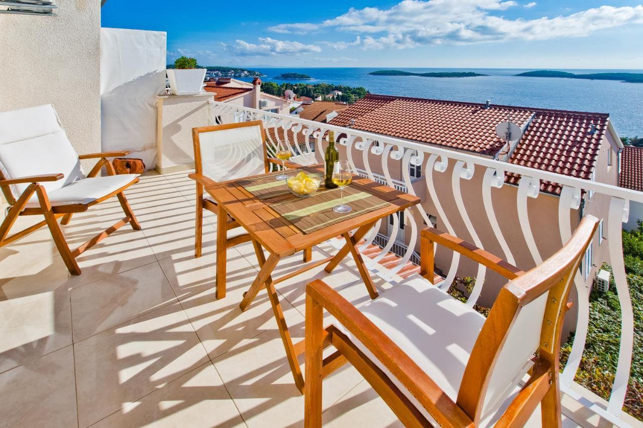 Apartments Tatjana Dominis Хвар Экстерьер фото
